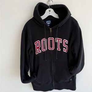 Vintage Roots hoodie
Small
Black